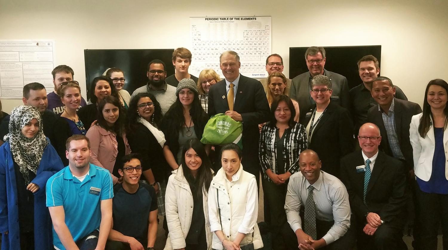 MESA students and EdCC staff pose for a photo with Governor Inslee in the STEM study room.