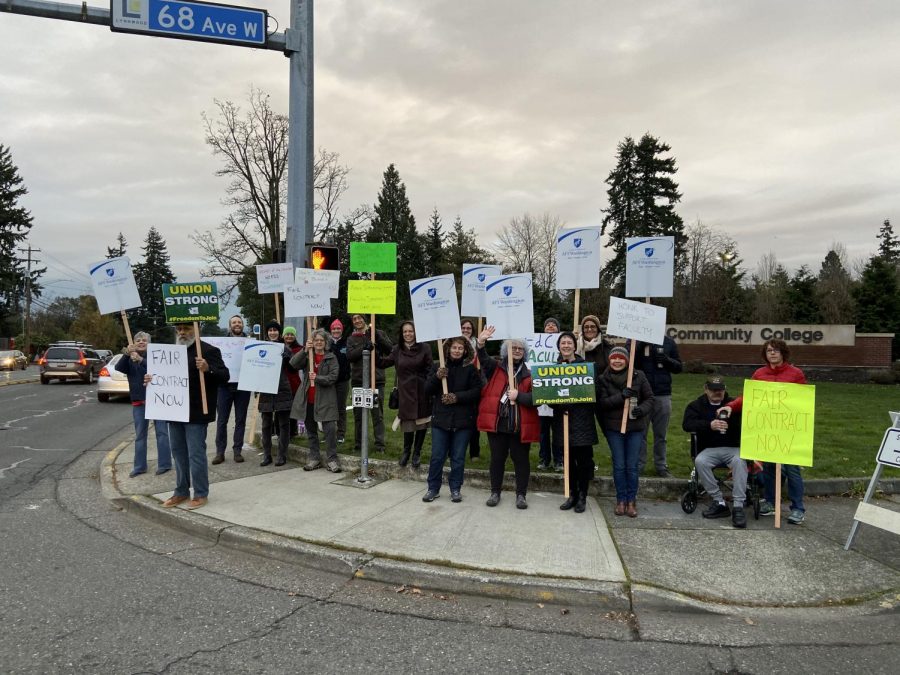 Edmonds Community College faculty picket for fair wages.