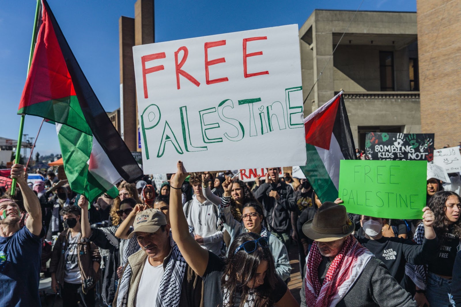 On Thursday, October 12, 2023, an impressive turnout of hundreds gathered at the University of Washington’s Red Square for the “Day of Resistance: Protest for Palestine” event, organized by Super UW. 