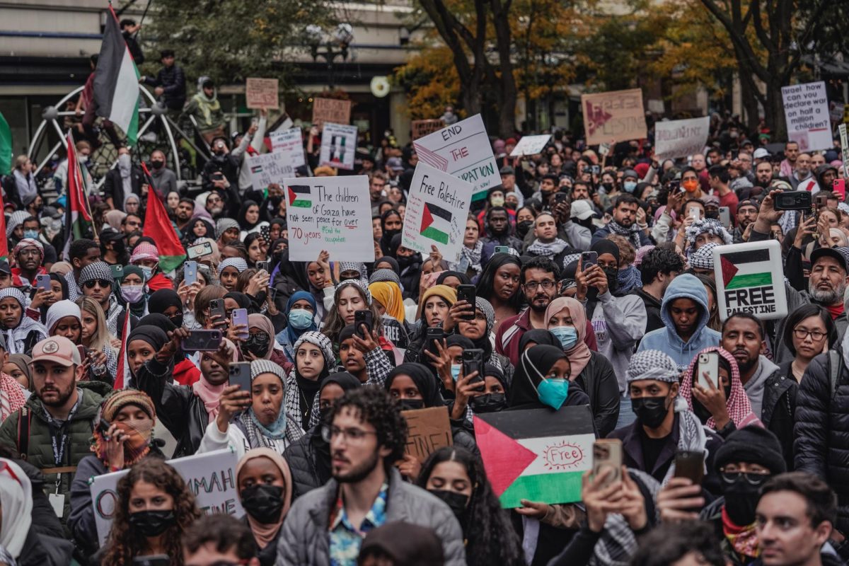 On+Saturday%2C+October+14%2C+2023%2C+an+impressive+turnout+of+thousands+gathered+at+the+Westlake+Park%2C+for+supporting+Palestine.+